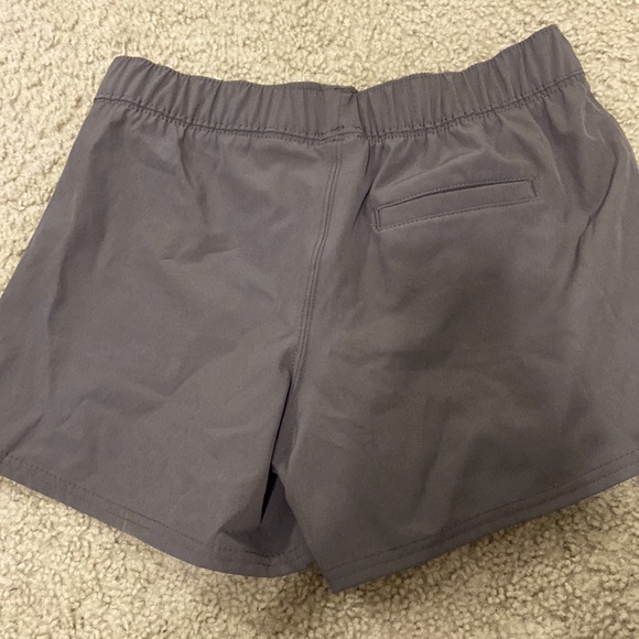 Huk grey shorts - Picture 2 of 2